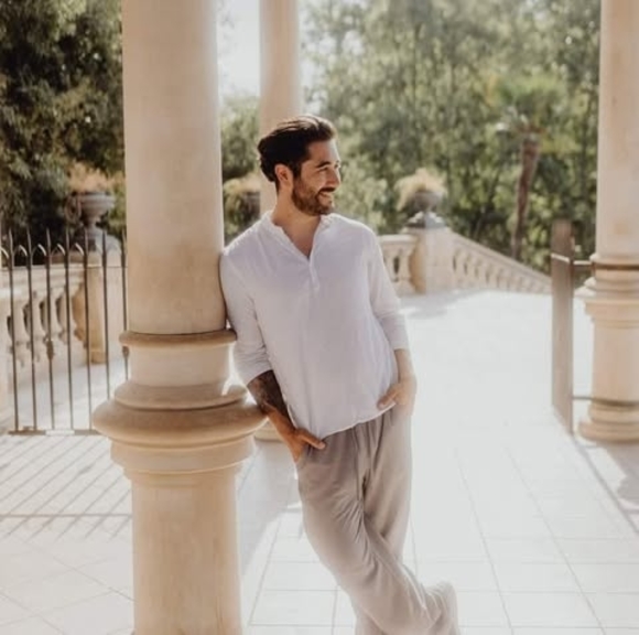 Meet your Posher, Cesar - Picture 1 of 1